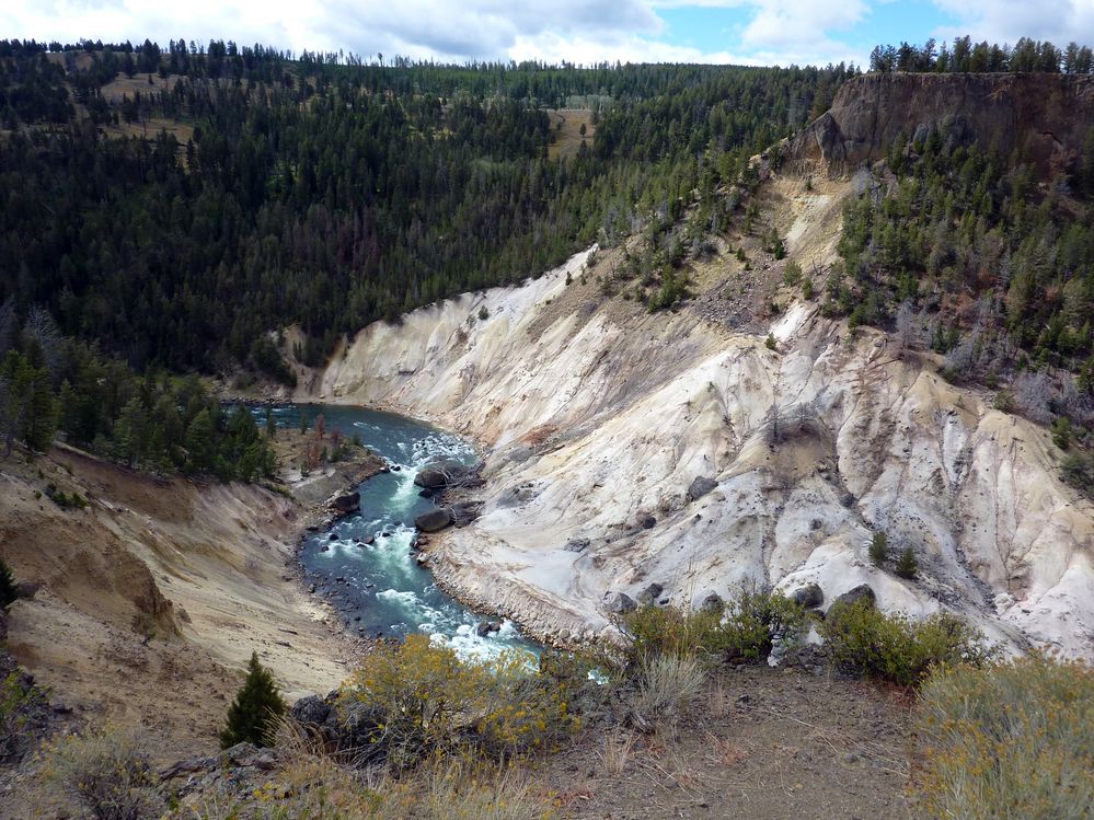 Yellowstone Tower Roosevelt (5).JPG